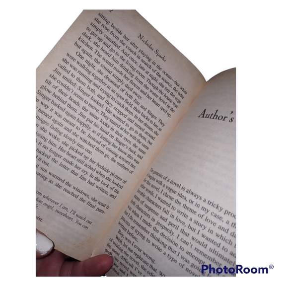 🦇FREE! Nicholas Sparks The Guardian 494page paperback book - Picture 4 of 4